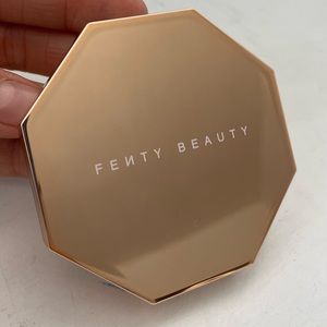 Fenty Beauty Sun Stalk’r powder bronzer